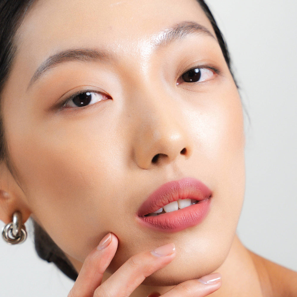 Velvet Vanity routine step โ Soft Blur Lip Liner