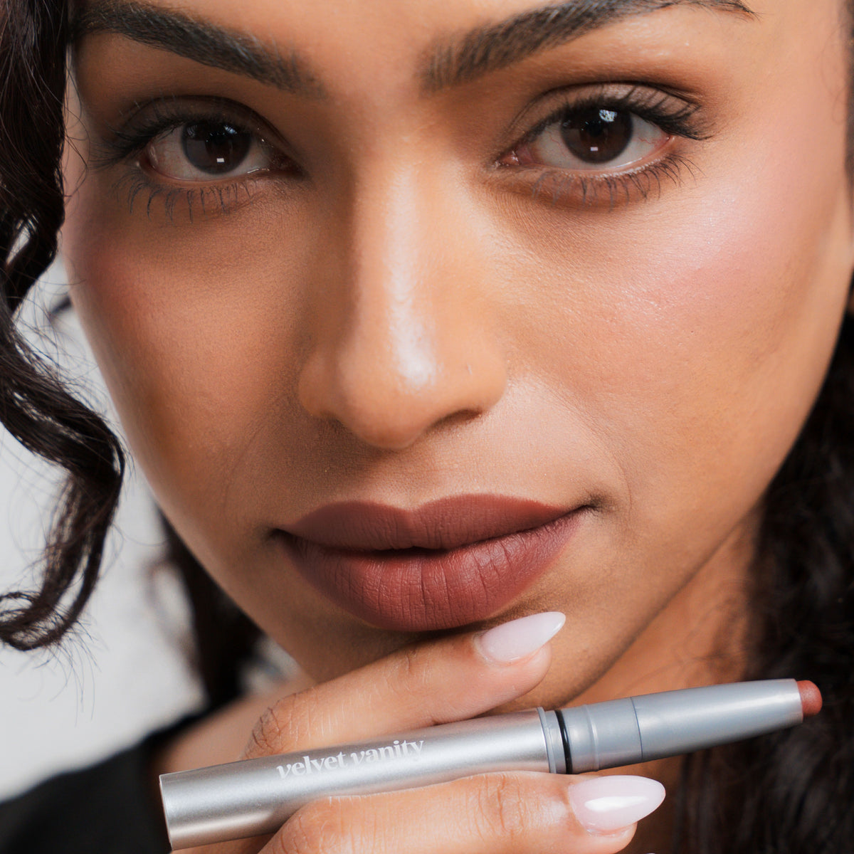 Soft Blur Lip Liner in Toast on tan skin
